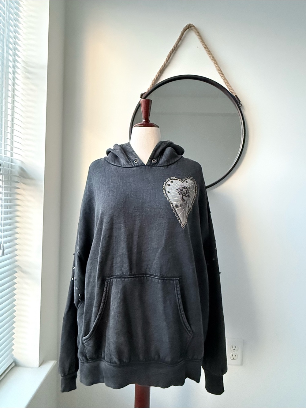 Free People Royal Heart Hooded Sweatshirt NWOT - Picture 6 of 13
